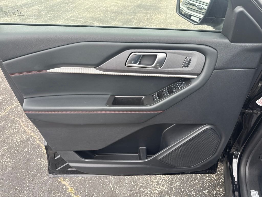 Used 2025 Black Ford ST-Line image 32