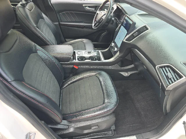 Used 2022 White Metallic Ford ST Line image 10