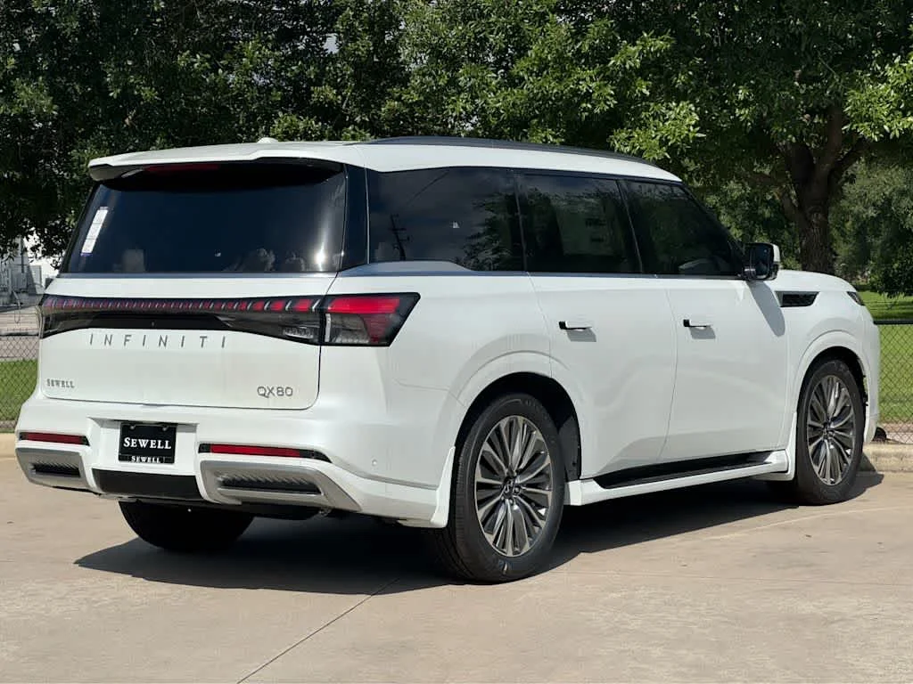 New 2026 RADIANT WHITE INFINITI Luxe 2WD image 3
