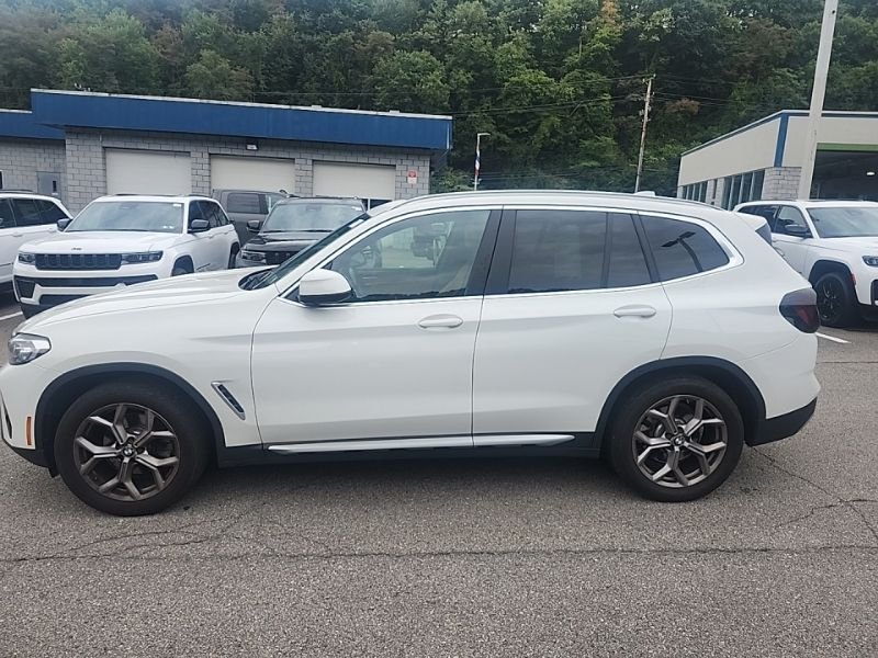 Used 2022 White BMW xDrive30i image 4