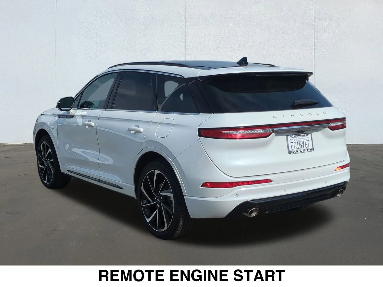 Used 2025 White Lincoln Grand Touring image 3