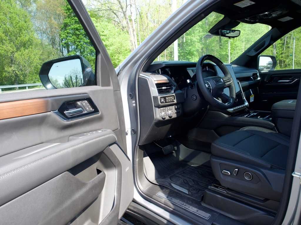 2026 GMC Yukon XL Denali - Photo 9