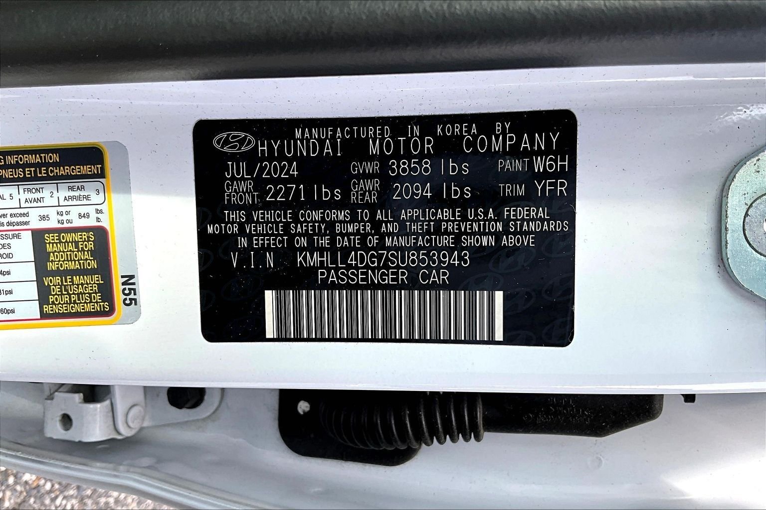 Certified Used 2025 White Hyundai SE image 17