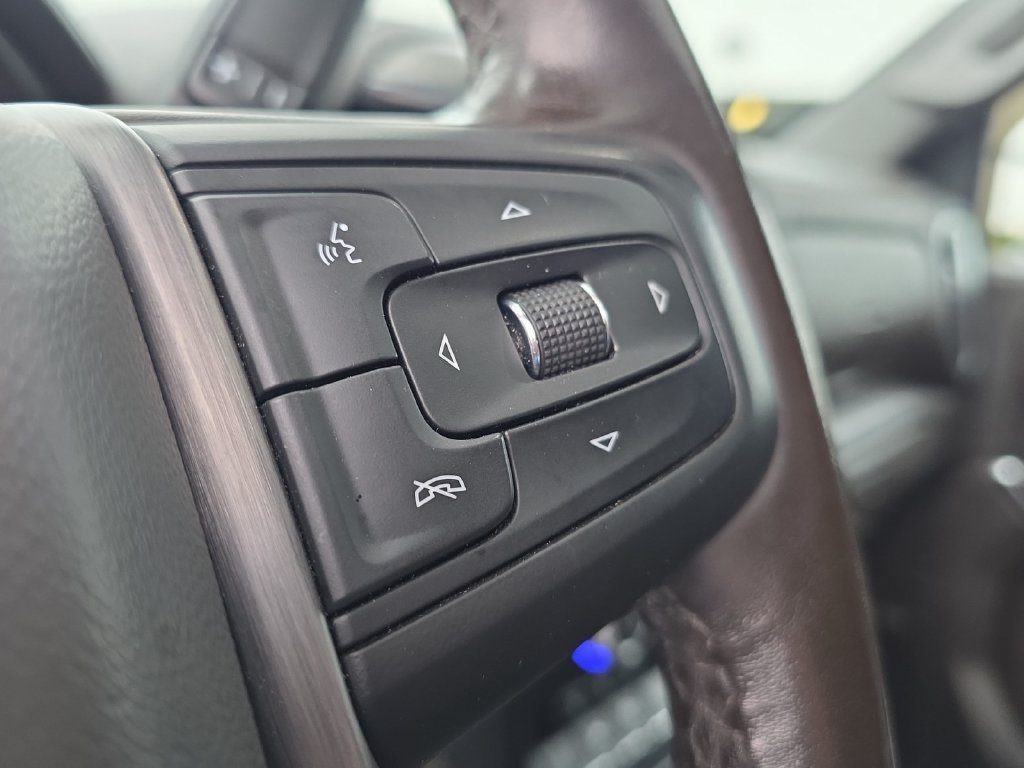 Used 2021 White GMC Denali image 38