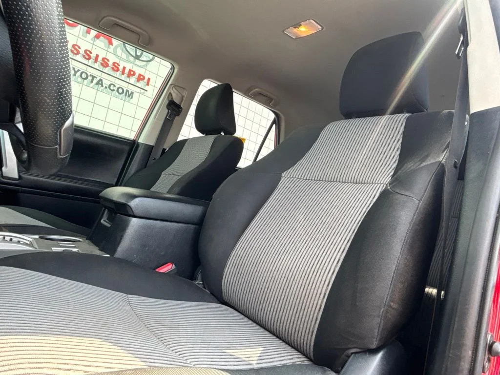 Used 2015 Red Toyota SR5 image 10