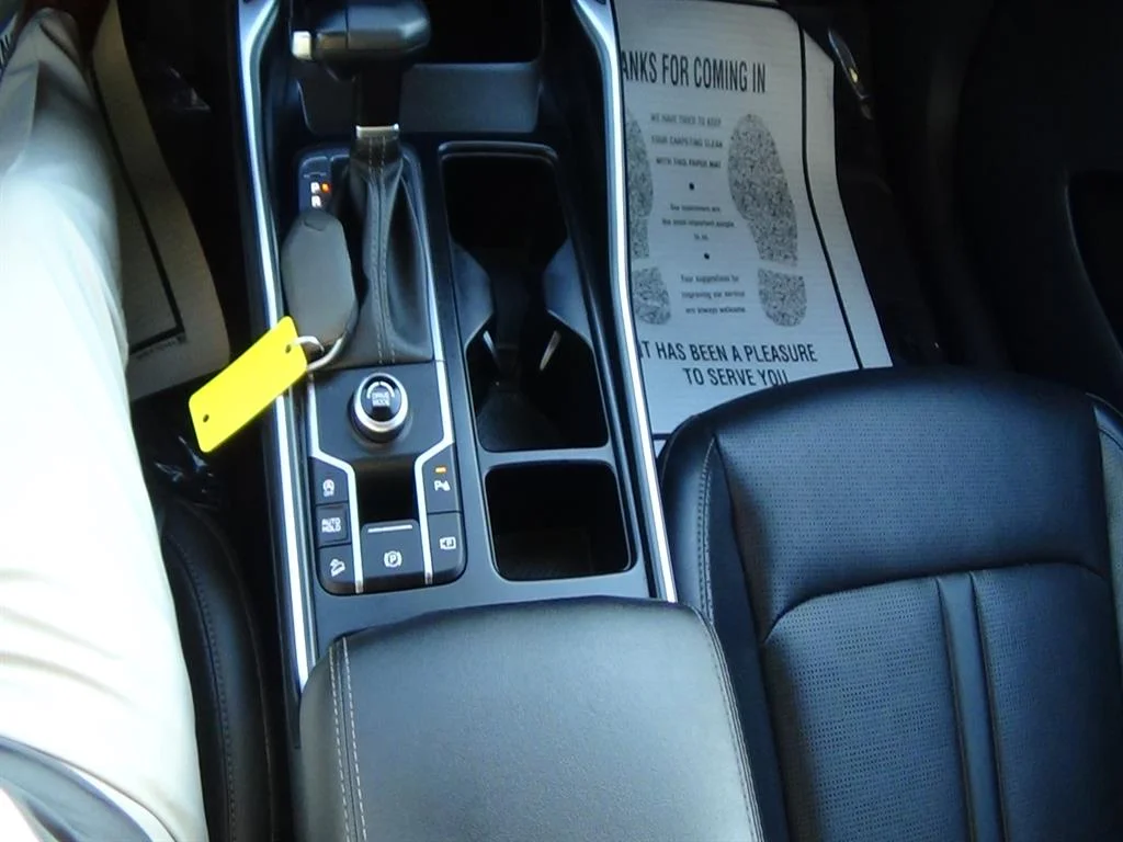 Certified Used 2024 Everlasting Silver (erg) Kia S image 24