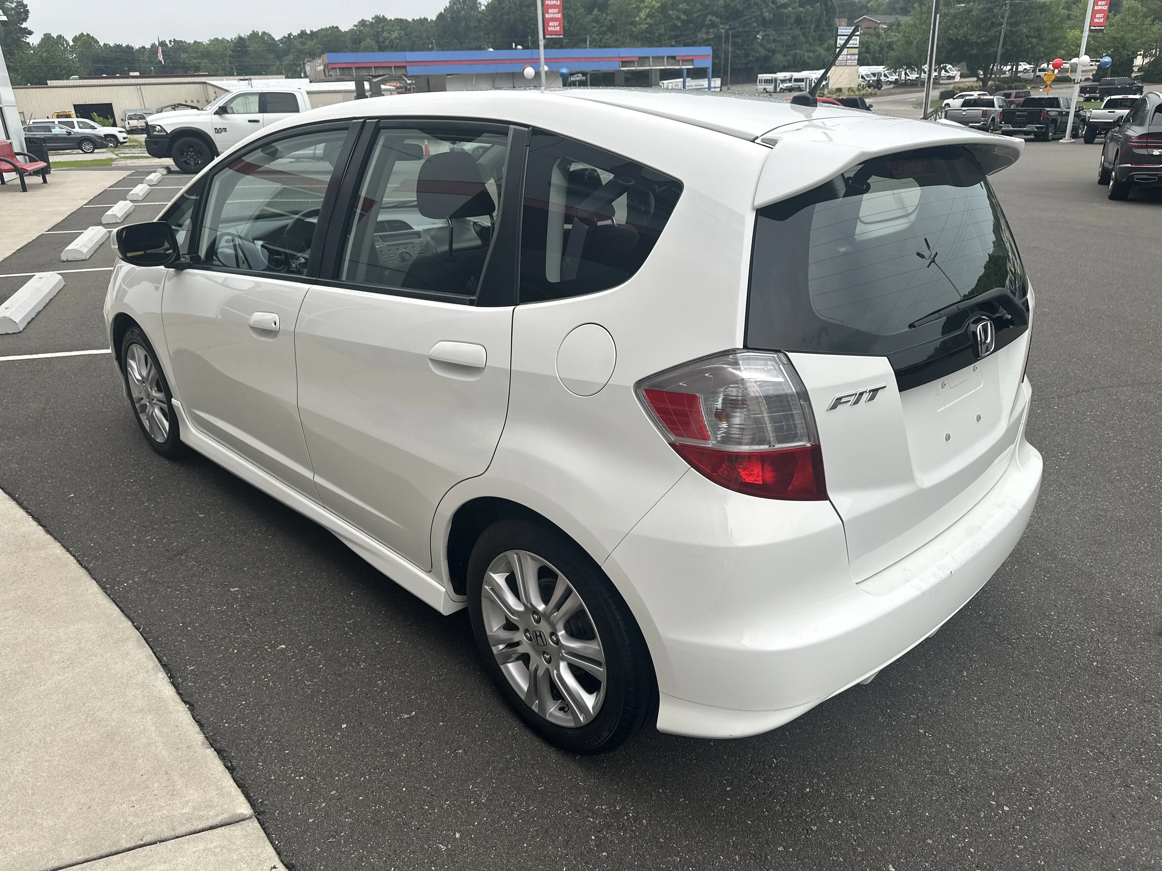 Used 2010 Taffeta White Honda Sport image 8