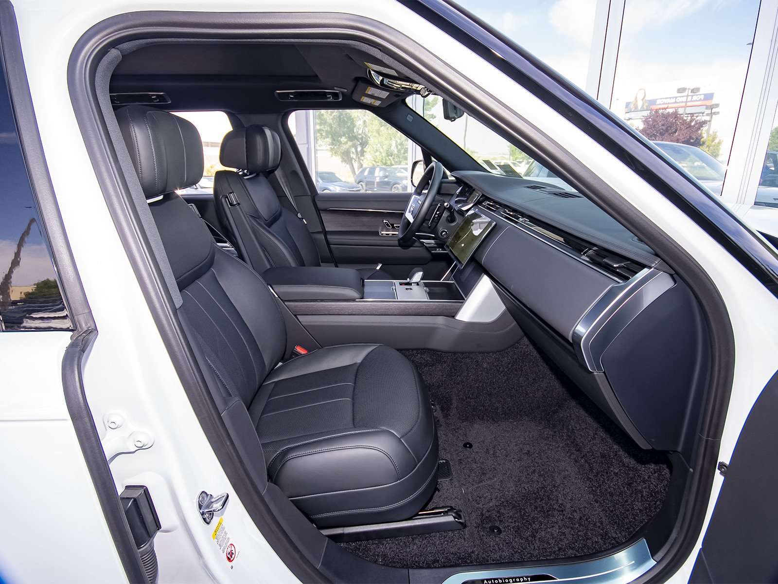 New 2026 Fuji White Land Rover Autobiography image 43