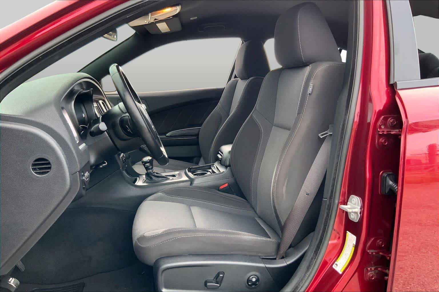 Used 2019 Octane Red Pearlcoat Dodge SXT image 8