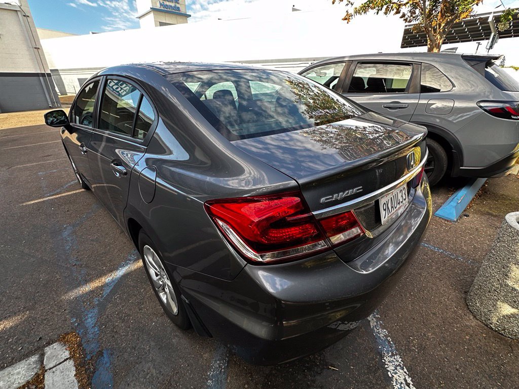 Used 2013  Honda LX image 15