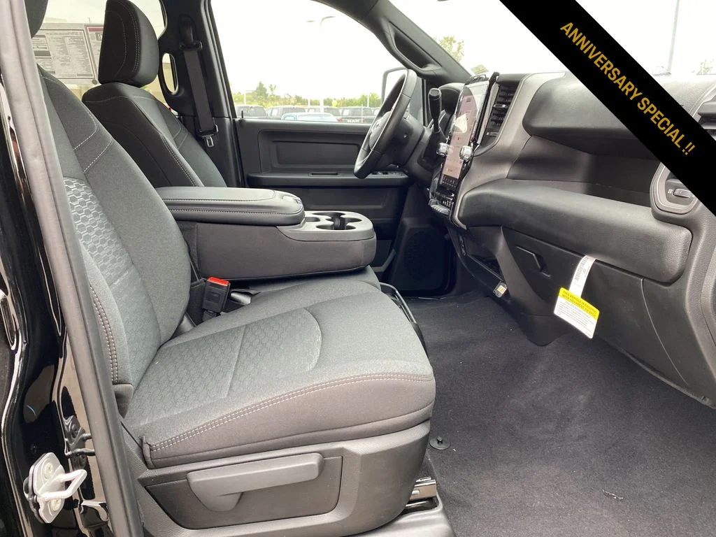 2025 RAM 2500 Tradesman - Photo 28