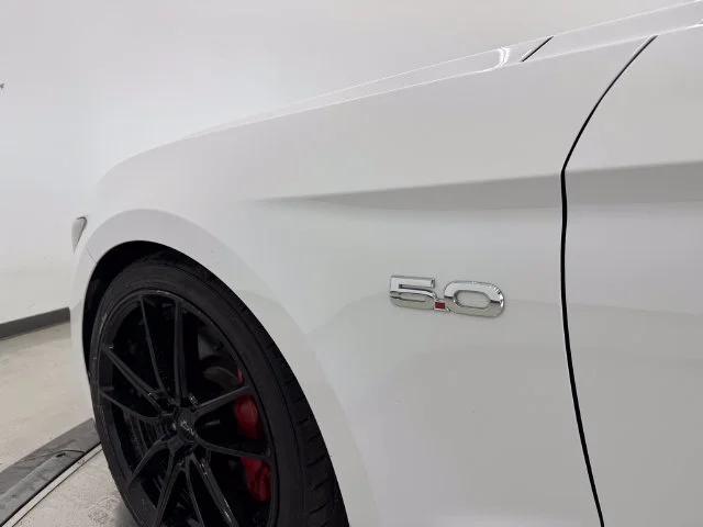 Used 2016 Oxford White Ford GT image 41