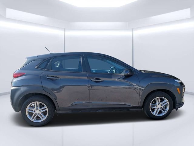 Used 2021 Gray Hyundai SE image 2