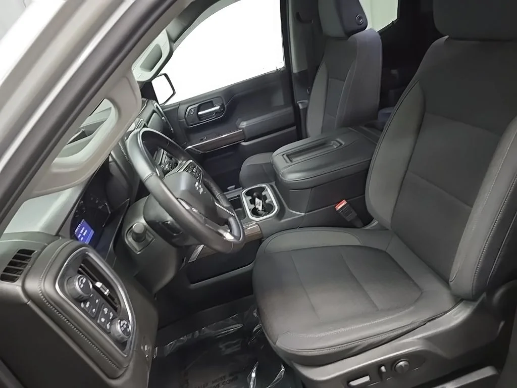 Used 2020 Silver Chevrolet RST image 29