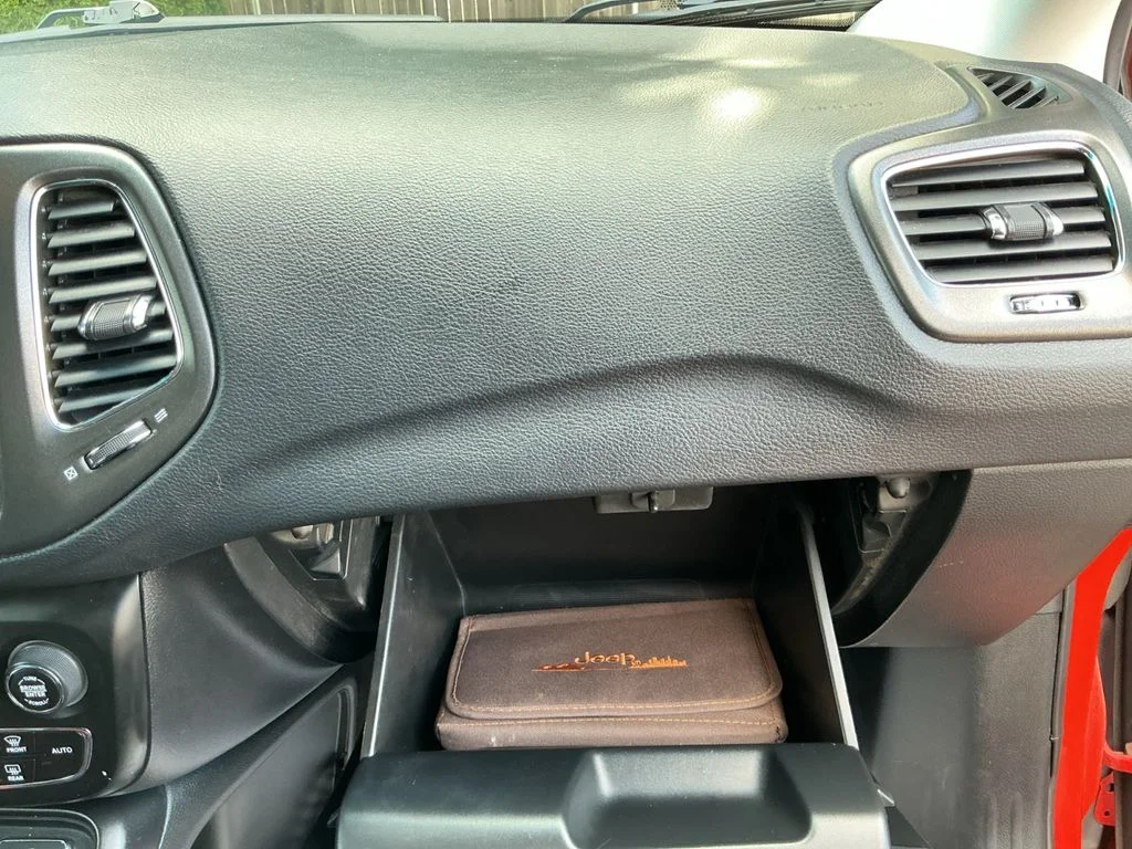 Used 2018 Orange Jeep Trailhawk image 29