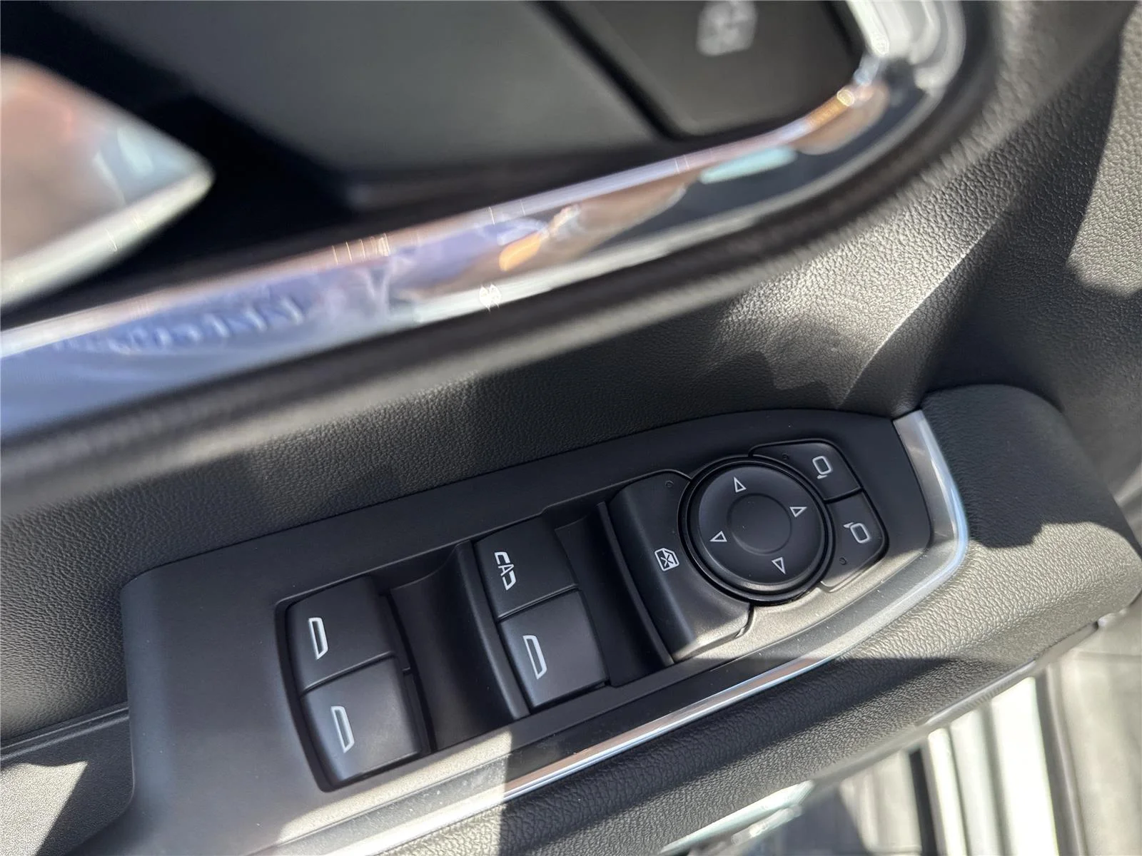 New 2026 Sterling Metallic GMC Elevation image 18