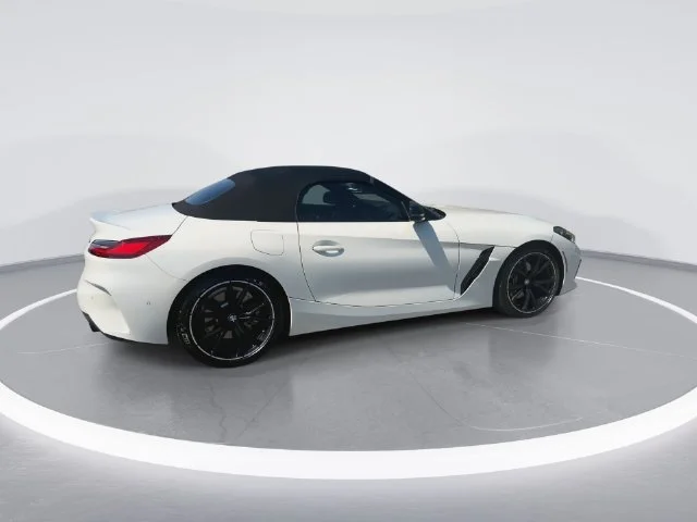 Used 2023 White BMW sDrive30i image 9