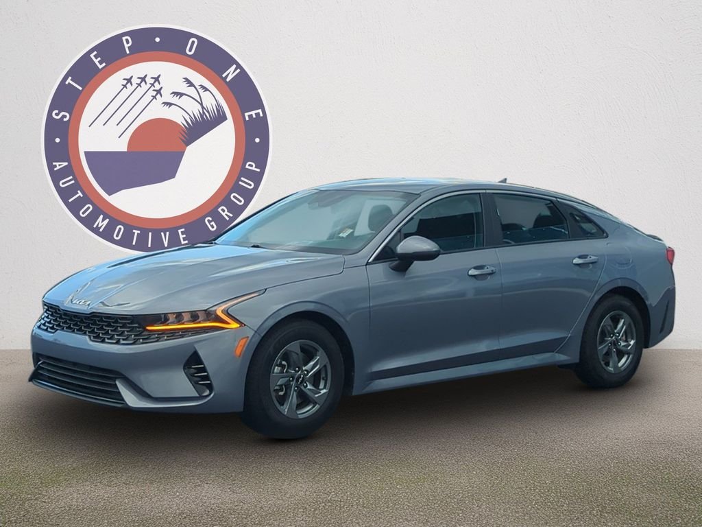 Used 2022 Silver Kia LXS image 2