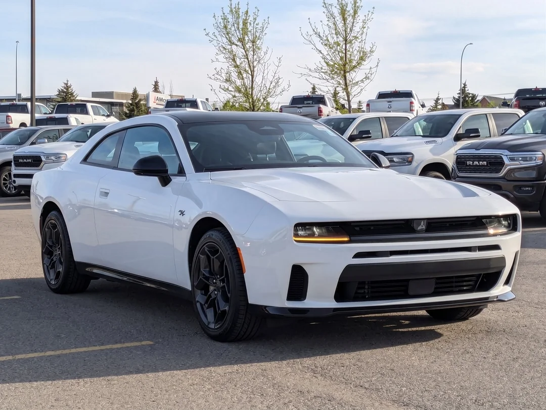 New 2026 White Dodge R/T - - AWD - Blacktop Pack - Hurricane Turbo - 20 Black Wheels & More! image 2
