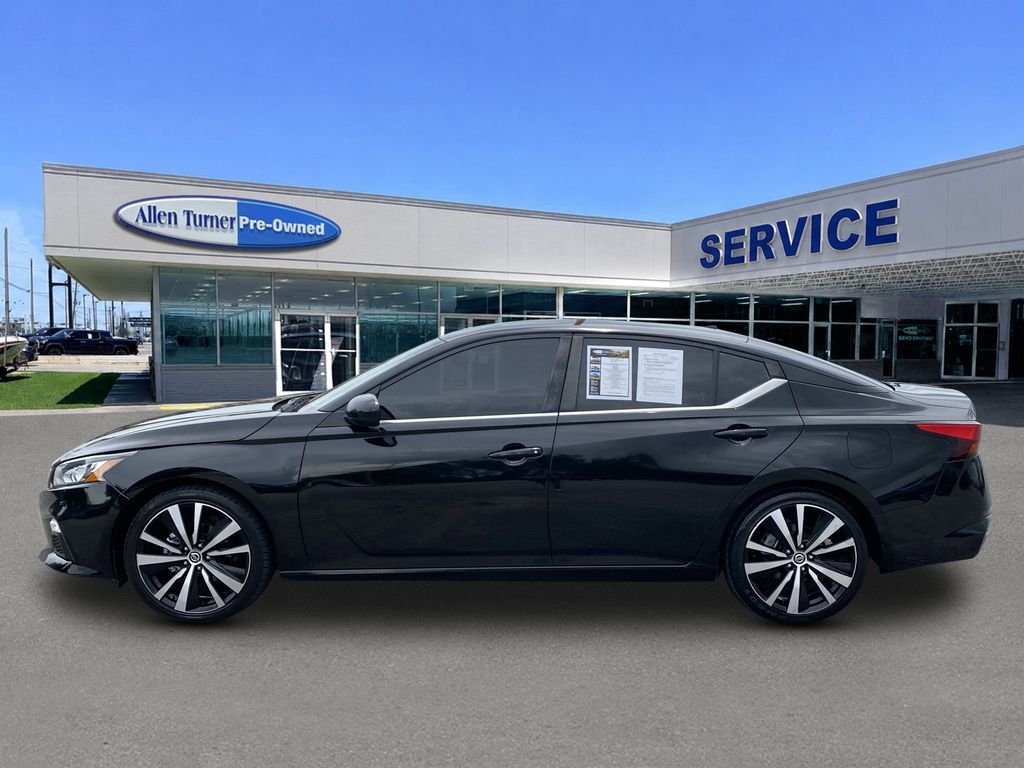 Used 2022 Super Black Clearcoat Nissan 2.5 SR image 5
