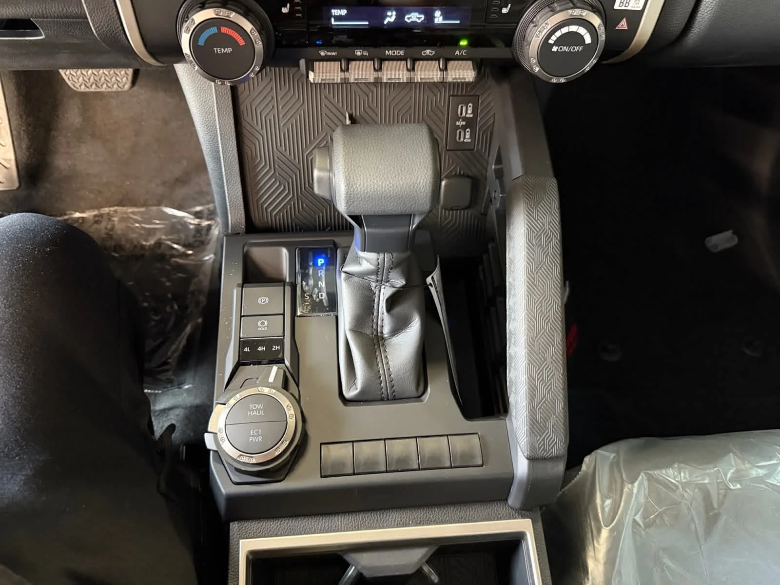 2026 Toyota Tacoma SR5 - Photo 18