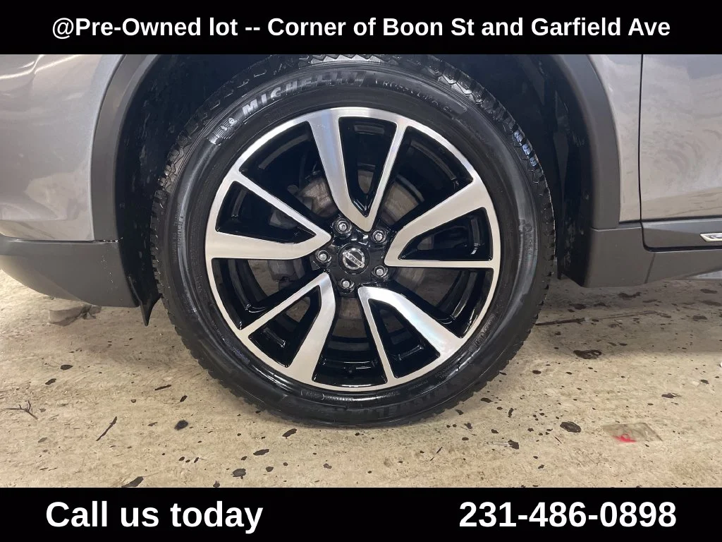 Used 2019 Gray Nissan SL image 11