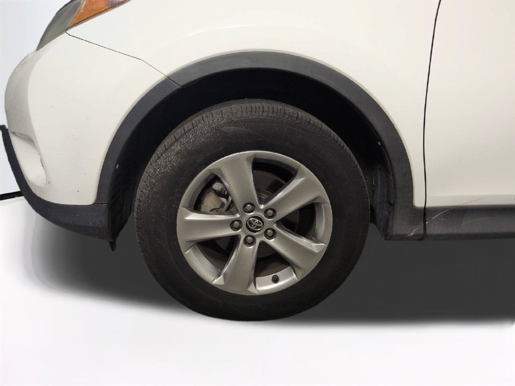 2015 Toyota RAV4 XLE - Photo 13