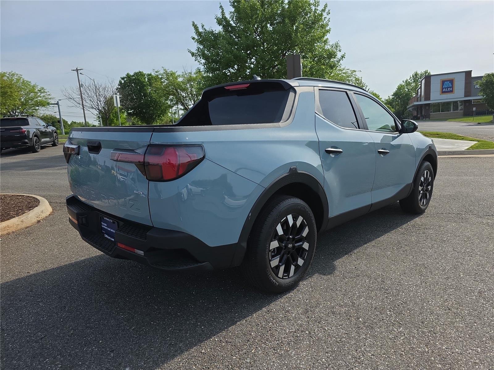 Used 2025 Blue Stone Hyundai SEL image 4