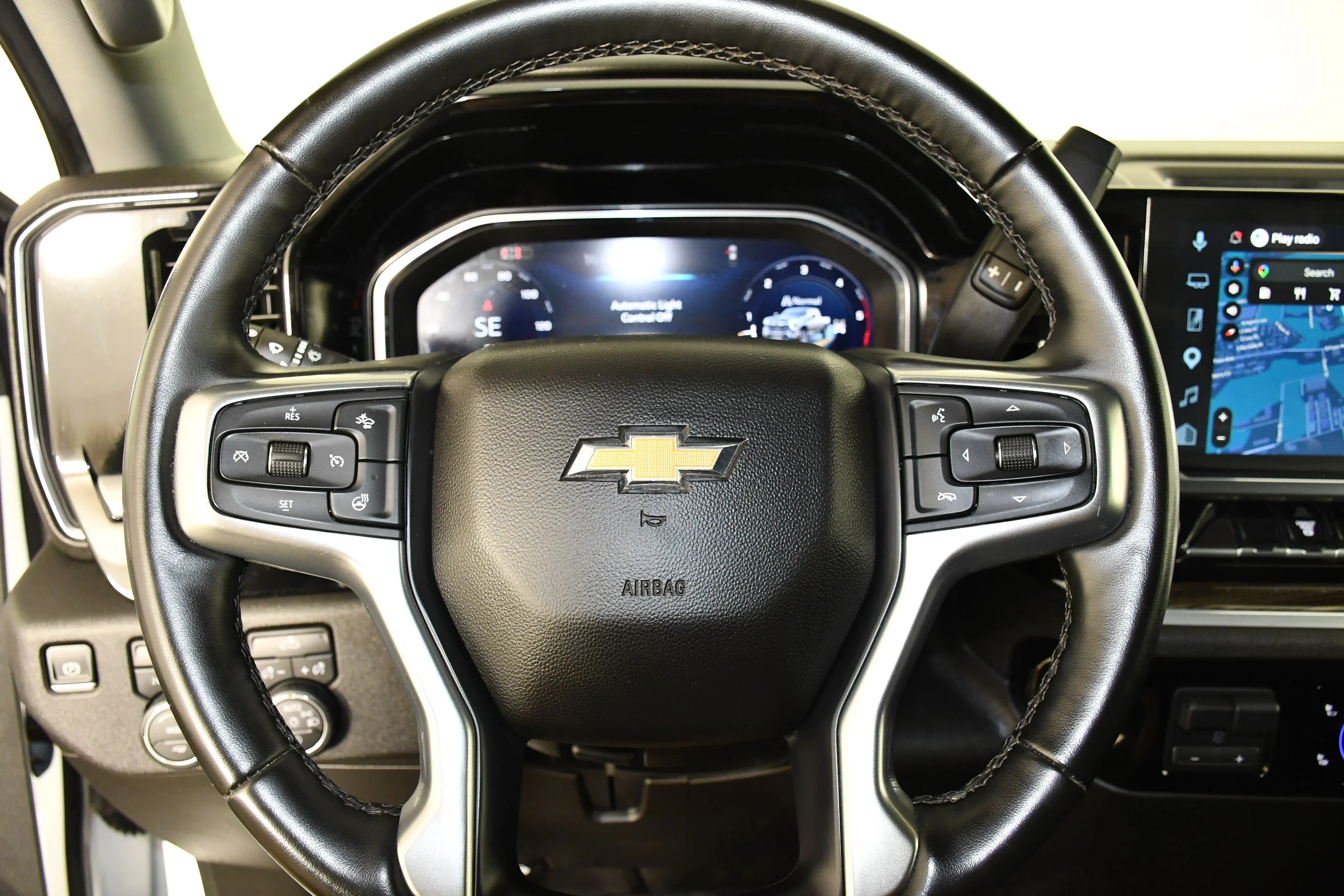 Used 2025 Summit White Chevrolet LT image 20
