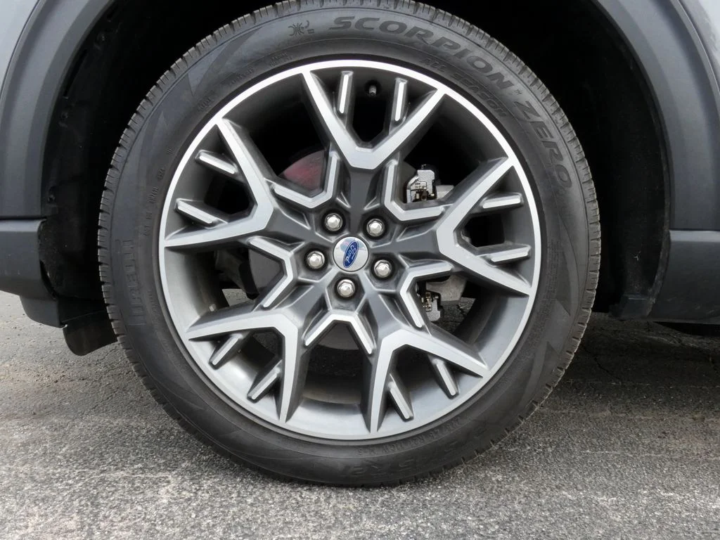 Used 2025 Gray Ford Platinum image 39
