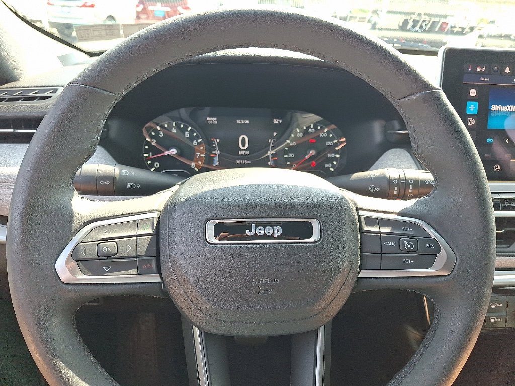 Used 2023 Gray Jeep Latitude Lux image 20