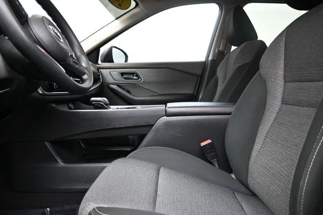 Used 2022 Gray Nissan S image 15
