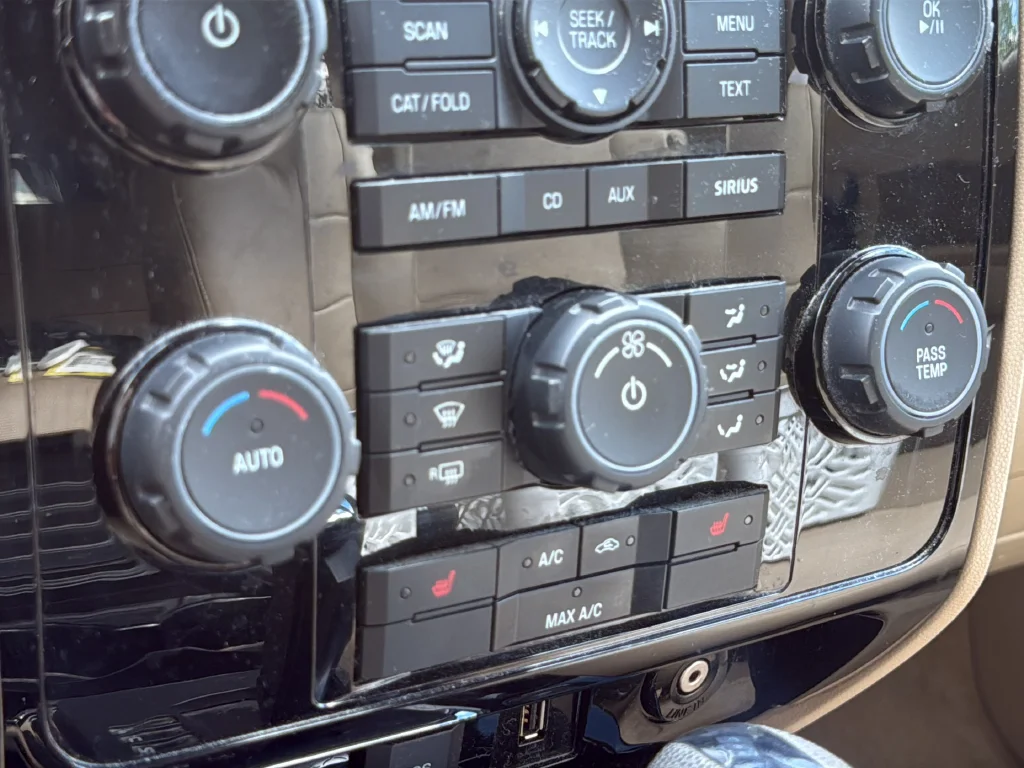 Used 2012 Blue Ford Limited image 17