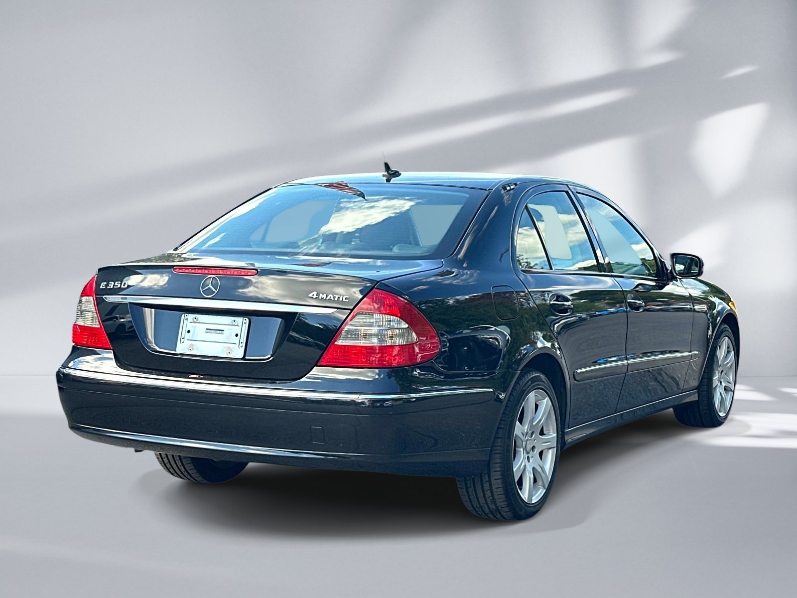 Used 2008 Black Mercedes-Benz E 350 image 4