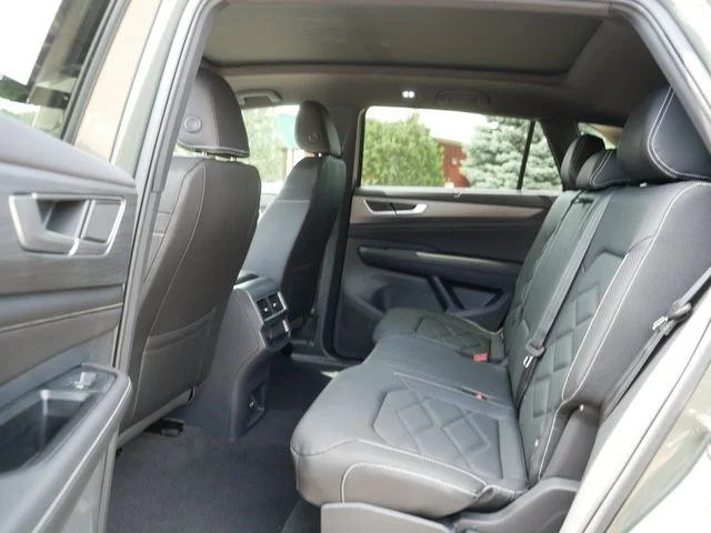 New 2026 Green Volkswagen 2.0T SE w/Technology image 8