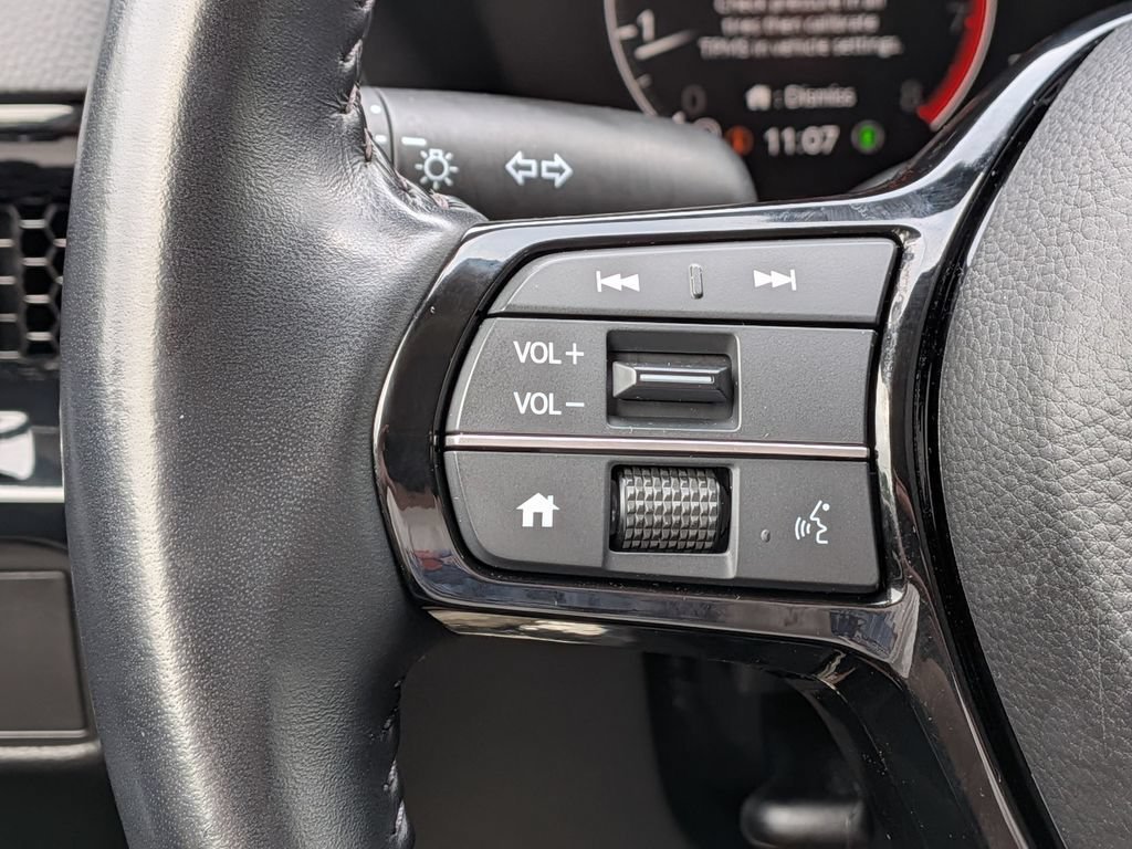 Used 2025 Silver Honda EX-L image 28