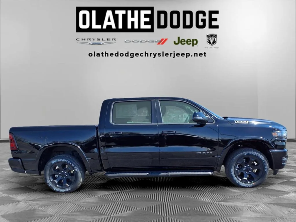 New 2026 Diamond Black Crystal Pearl-Coat Exterior Paint RAM Big Horn/Lone Star image 27