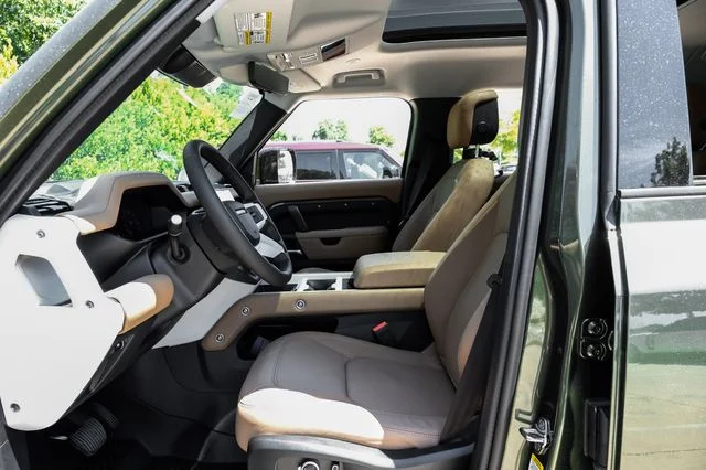New 2026 Green Land Rover S image 4