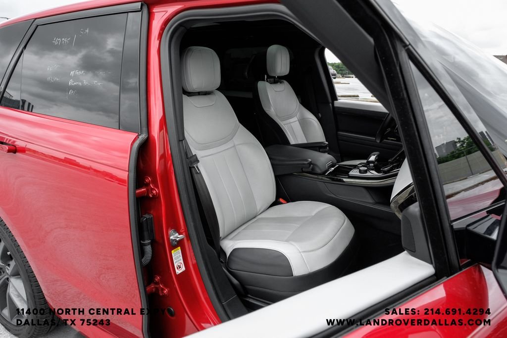 Used 2023 Firenze Red Metallic Land Rover SE Dynamic image 40