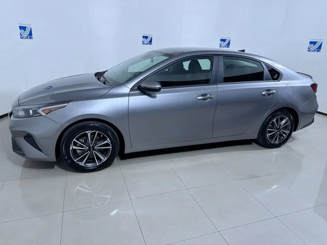 Used 2023 STEEL_GREY Kia LXS image 4
