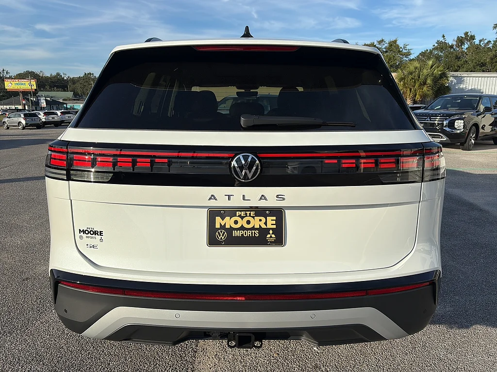 New 2027 Opal White Pearl Volkswagen SE w/Technology FWD image 24
