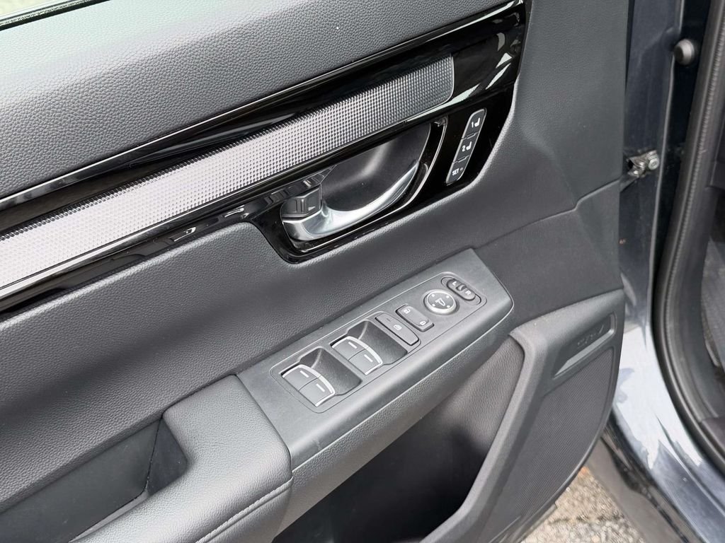 Used 2025 Gray Honda EX-L image 18