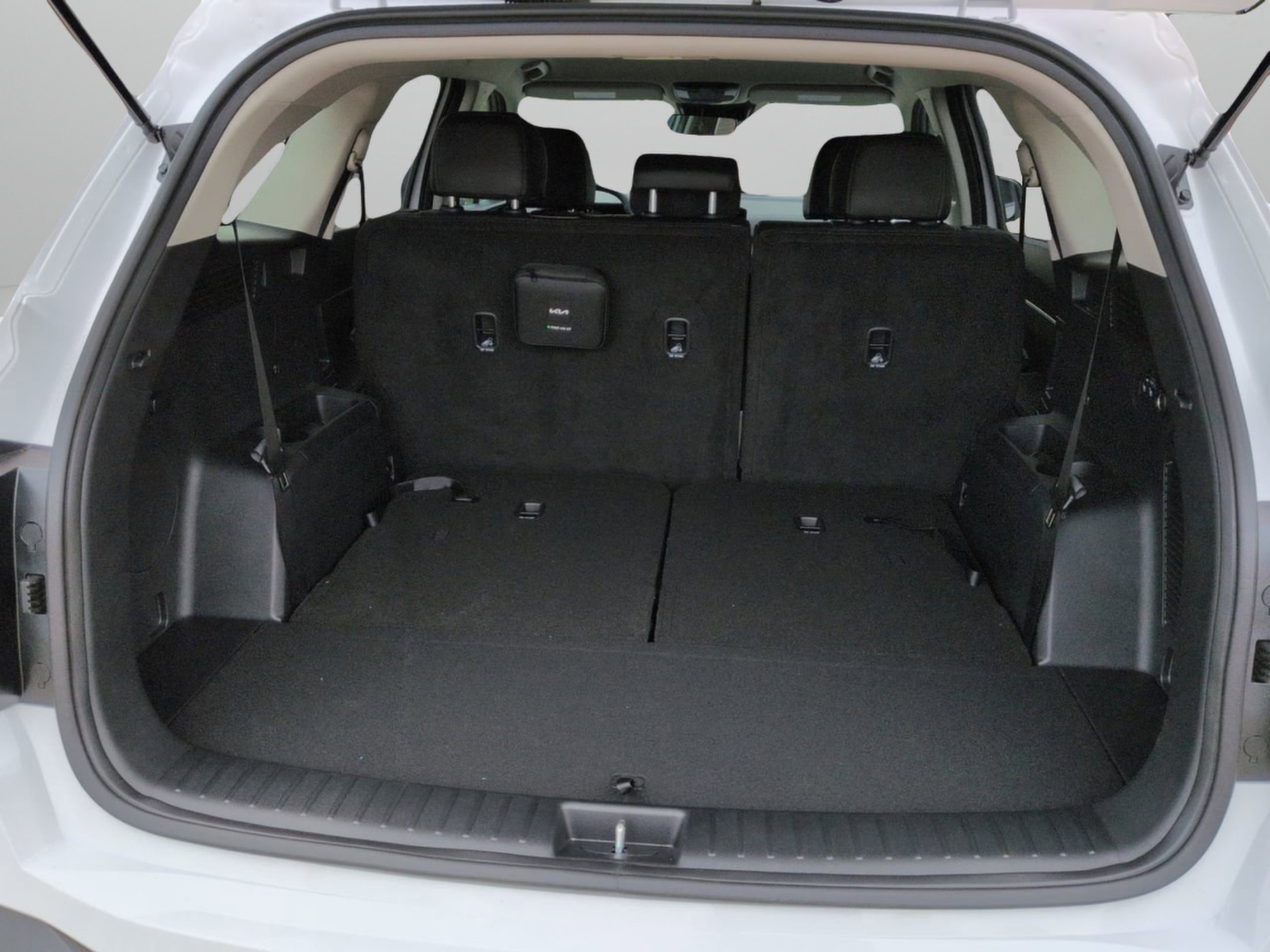 New 2026 Glacial White Kia S image 10