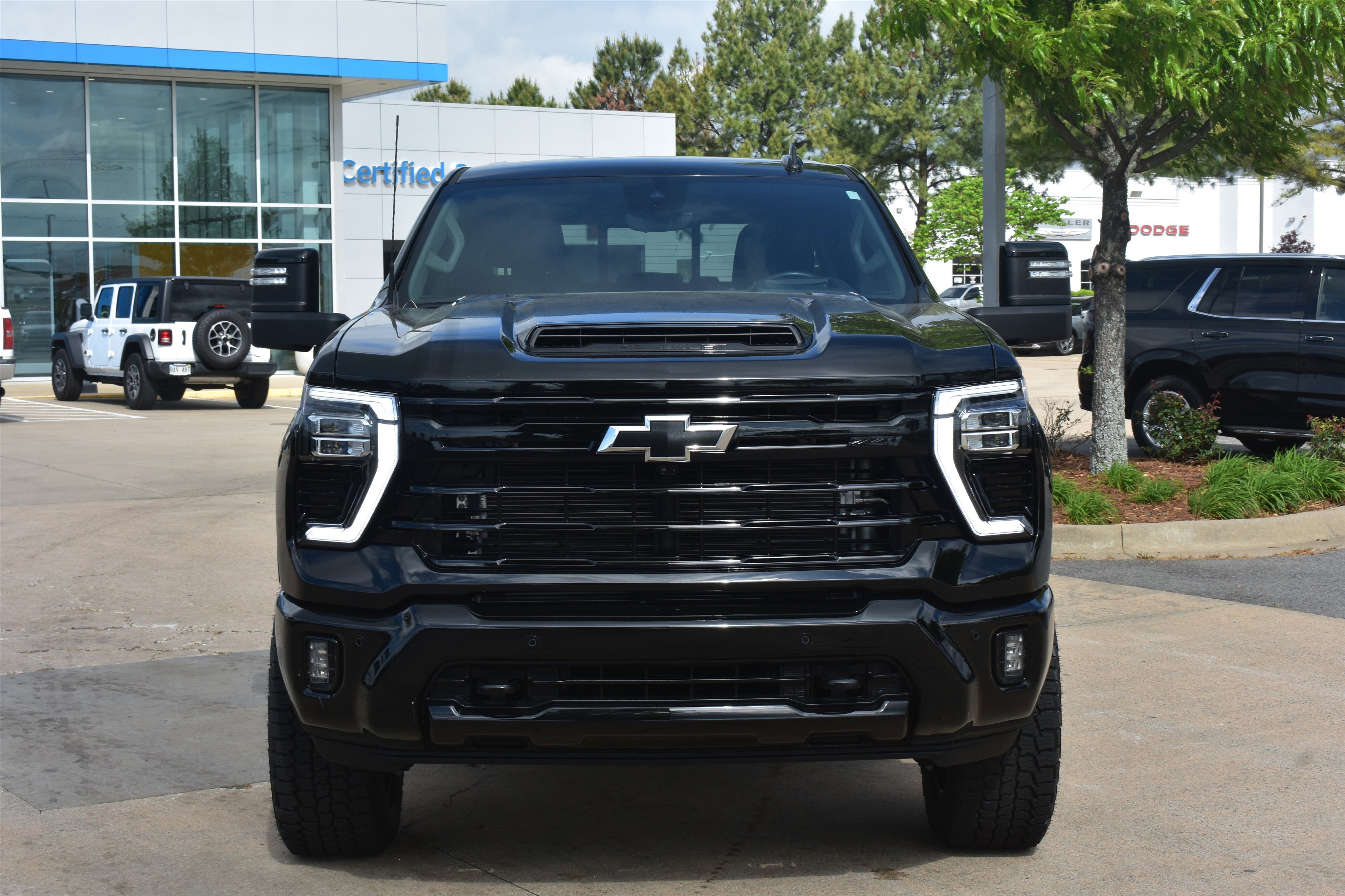 Used 2024 Chevrolet Silverado 2500HD LTZ with VIN 1GC4YPEY6RF145314 for sale in Little Rock