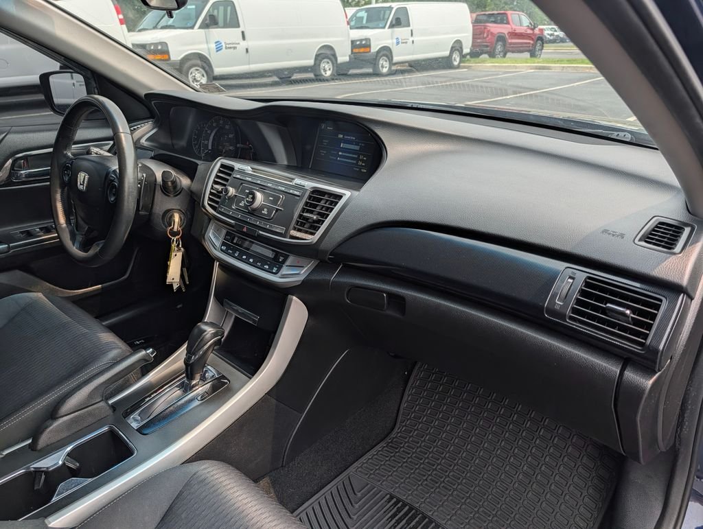Used 2015 Blue Honda Sport image 12