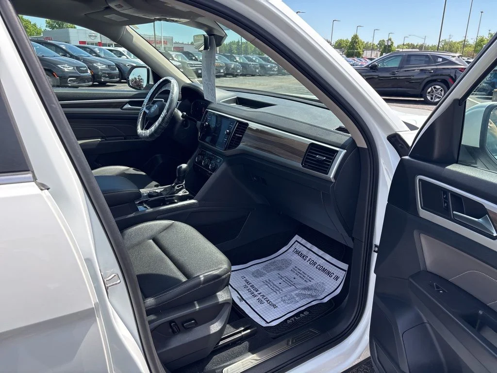 Used 2023 Opal White Pearl Volkswagen SEL image 33