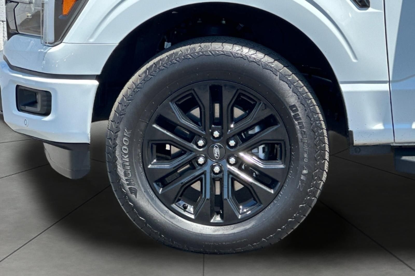 Used 2025 White Ford Lariat image 30