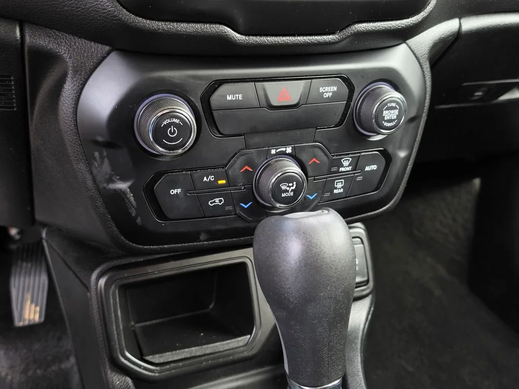Used 2019 Teal Jeep Latitude image 20