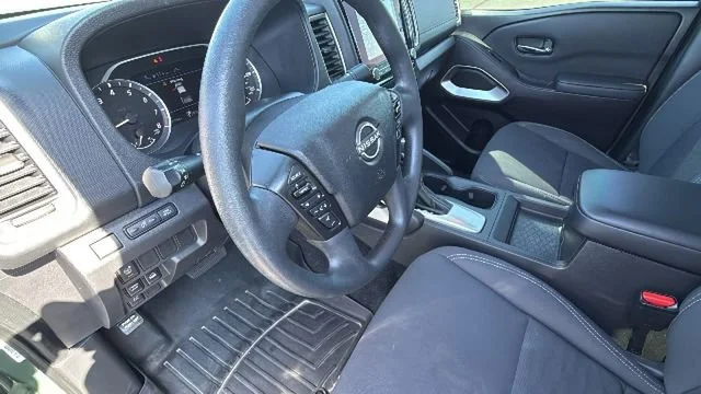 Used 2022 Green Nissan Crew Cab SV 4x4 image 10