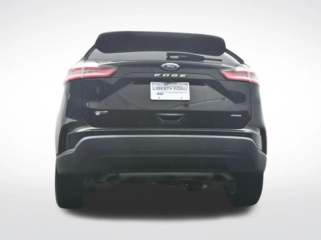 Used 2023 Black Metallic Ford SE image 45